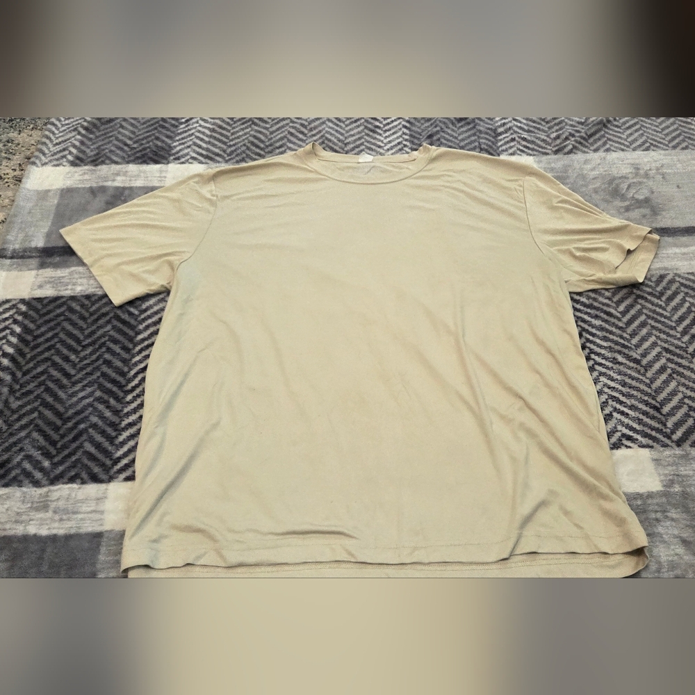 Driequip Men's Beige T-Shirt